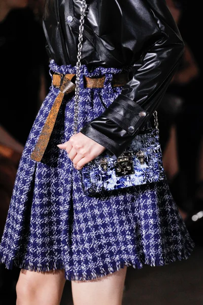 Look 37